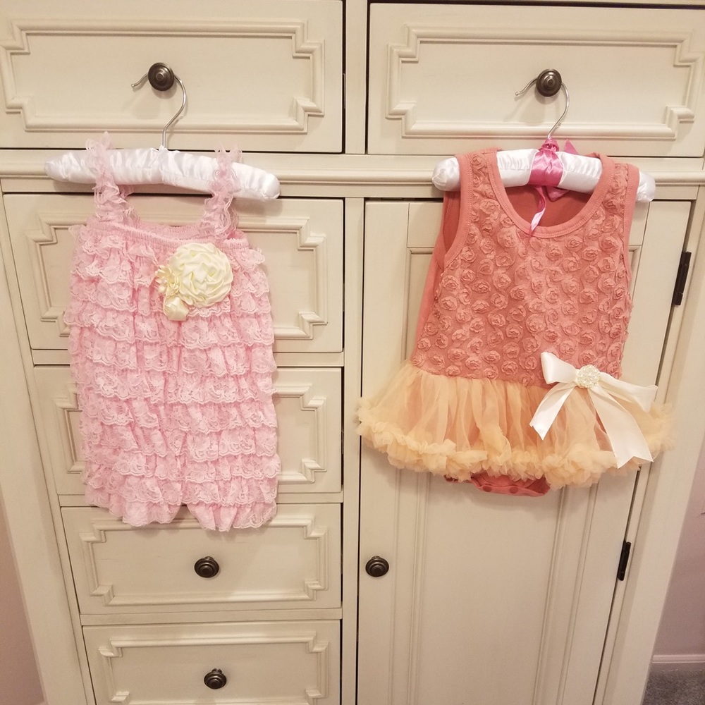 *BUNDLE* 2 gorgeous outfits for baby 12-18 months